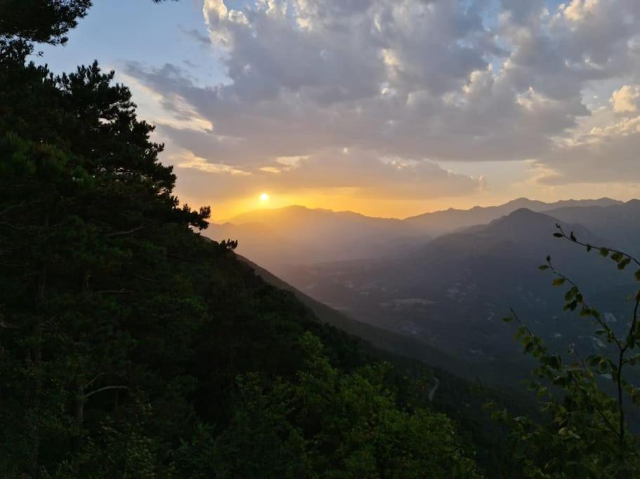 Precioso Apartamento En El Pirineo Catalan La Pobla de Lillet Ngoại thất bức ảnh